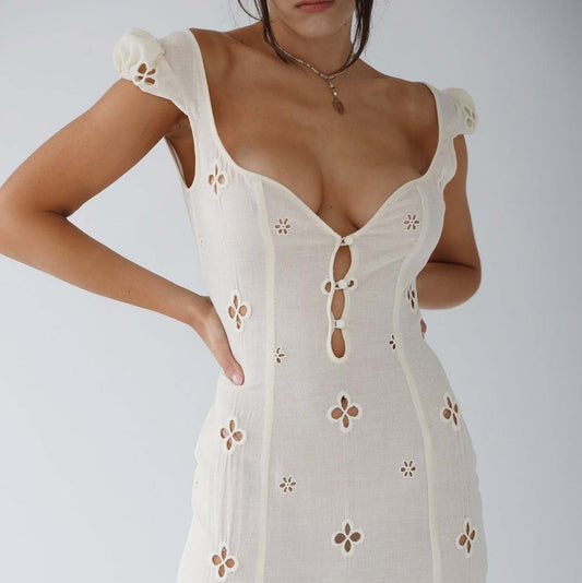 Women’s Midi Dress – Fitted Silhouette – Embroidered Floral – V-Neck – Cap Sleeves