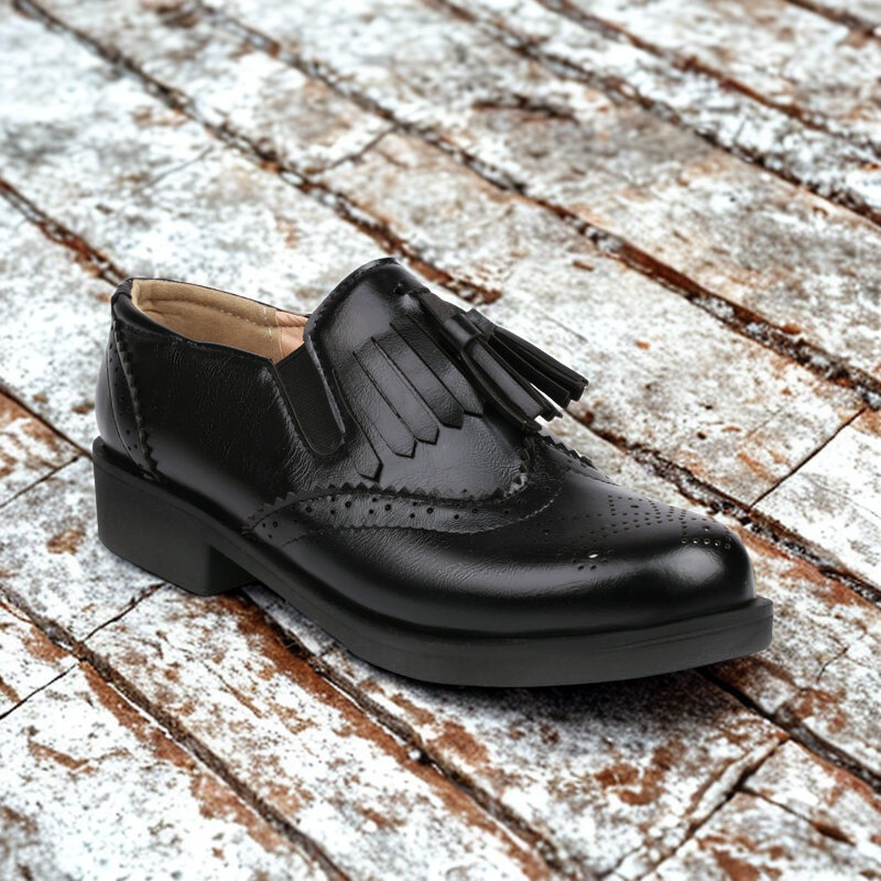 Women’s Loafers – Smooth Leather – Brogue Detailing – Tassel Accent – Slip-On