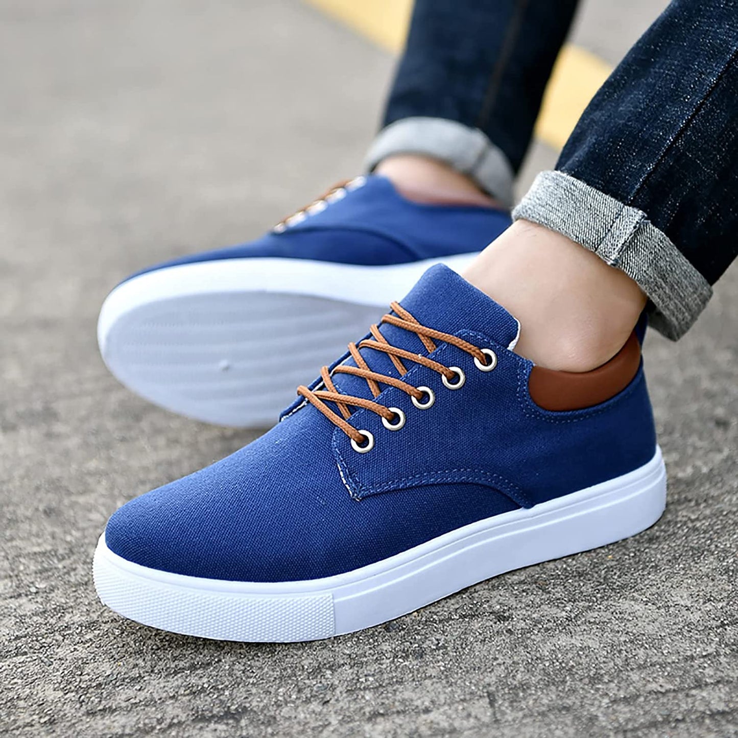 Men’s Low-Top Sneakers – Breathable Canvas – Lace-Up Fit – Padded Collar Comfort