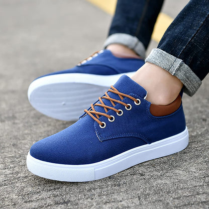 Men’s Low-Top Sneakers – Breathable Canvas – Lace-Up Fit – Padded Collar Comfort