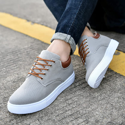 Men’s Low-Top Sneakers – Breathable Canvas – Lace-Up Fit – Padded Collar Comfort