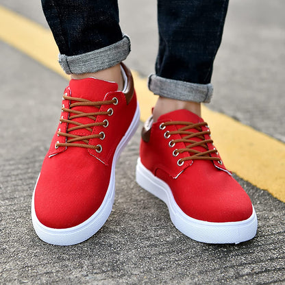 Men’s Low-Top Sneakers – Breathable Canvas – Lace-Up Fit – Padded Collar Comfort