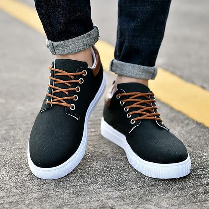Men’s Low-Top Sneakers – Breathable Canvas – Lace-Up Fit – Padded Collar Comfort