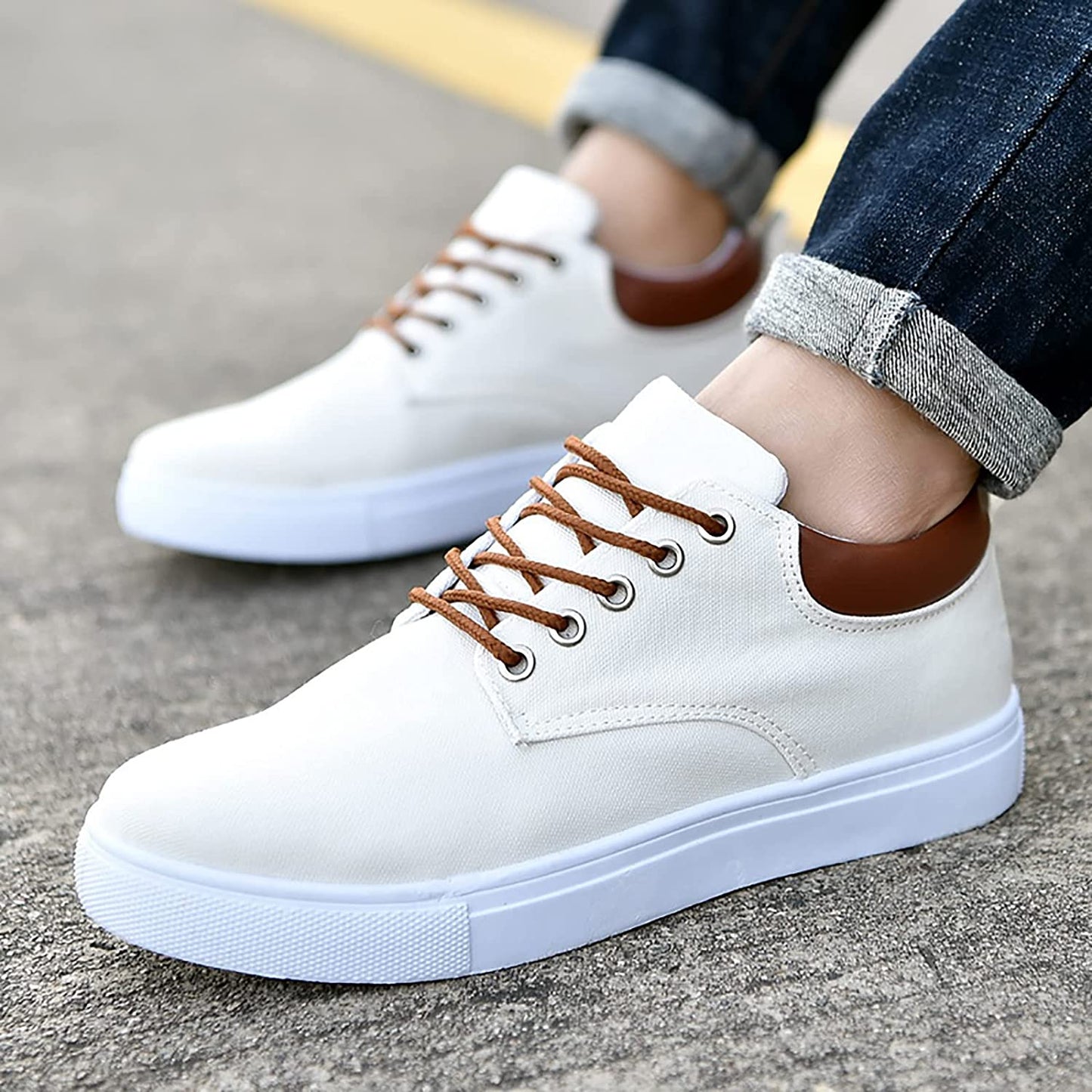 Men’s Low-Top Sneakers – Breathable Canvas – Lace-Up Fit – Padded Collar Comfort