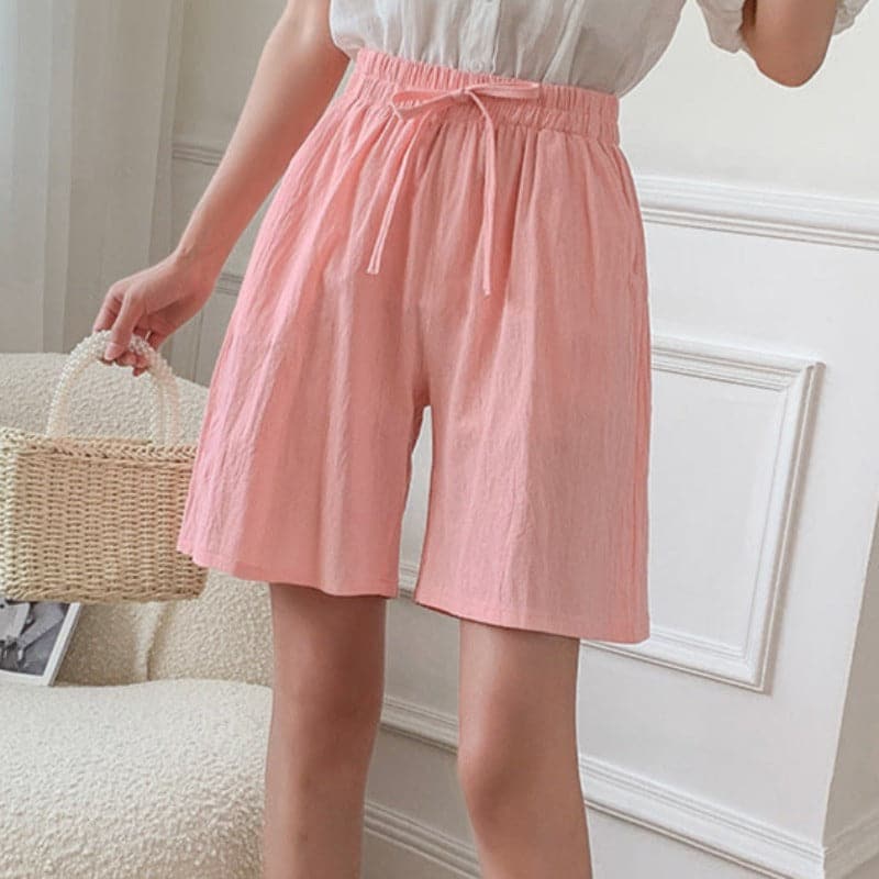 Women’s Knee-Length Shorts – Relaxed Fit – Elastic Waist – Natural Fibers – Casual Wear