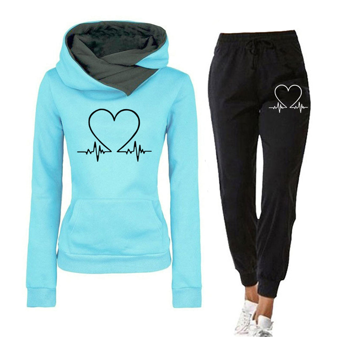 Women’s Jogging Set – Soft Knit – Relaxed Fit – Heart Graphic – Tapered Leg Pants