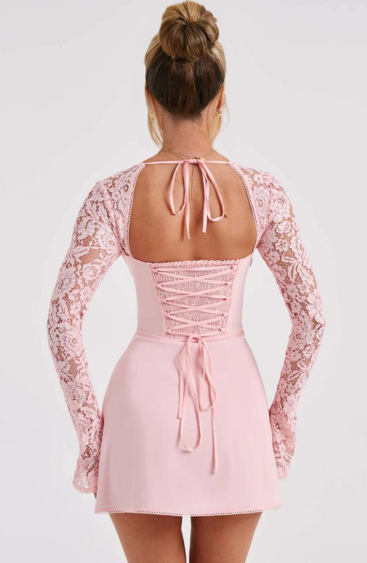 Women’s Mini Dress – Slim Fit – Lace Sleeves – Sweetheart Neckline – A-Line Hem