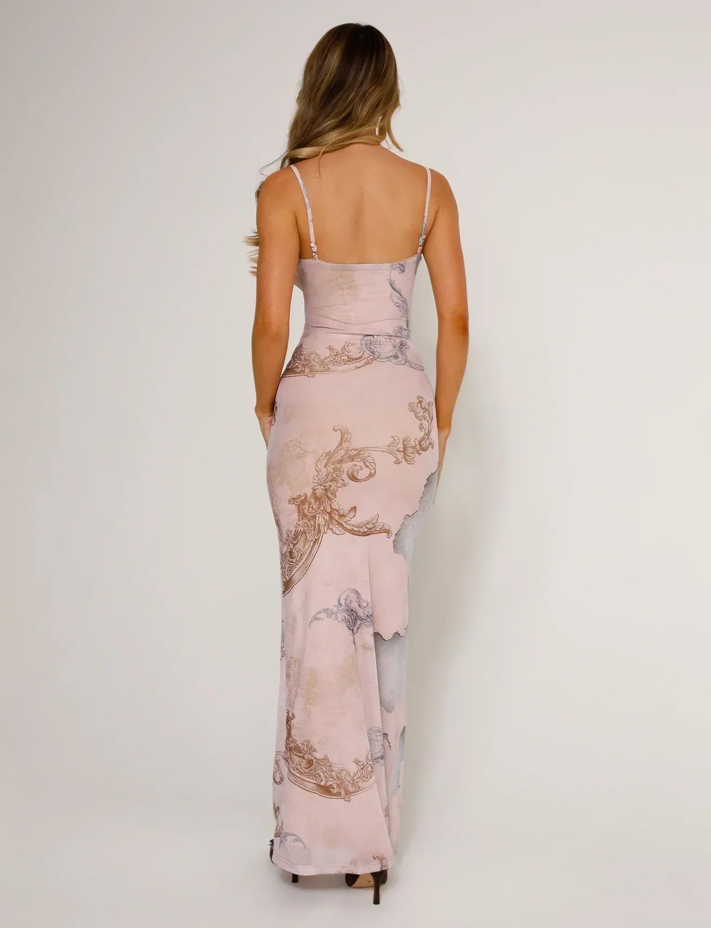 Women’s Full-Length Dress – Fitted Silhouette – Lace V-Neck – Thin Strap Formal Wear