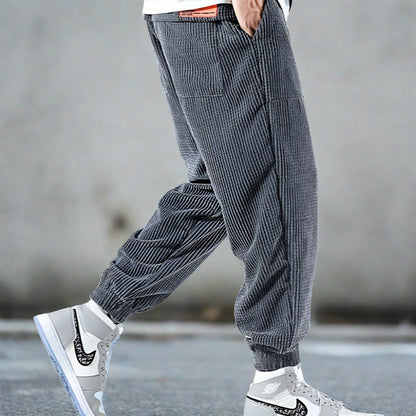 Grauer moderne, weite Cordhose für Herren