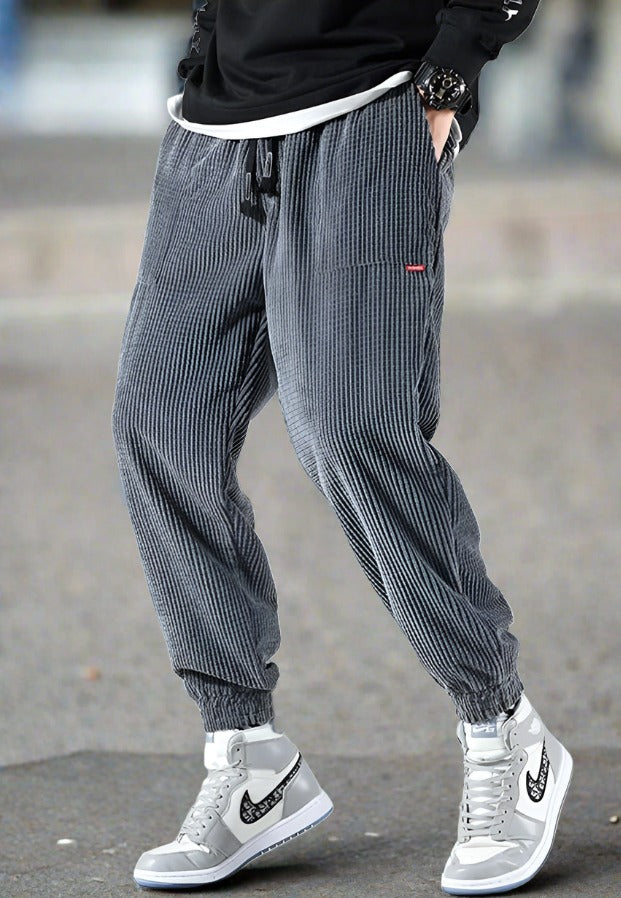 Grauer moderne, weite Cordhose für Herren