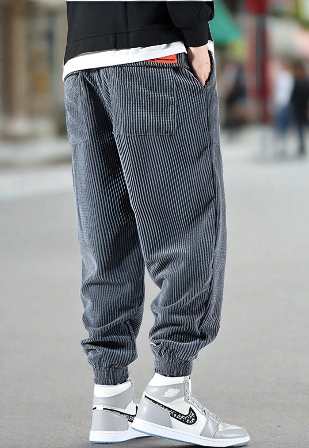 Grauer moderne, weite Cordhose für Herren