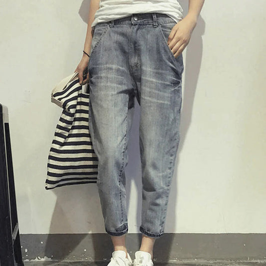 Women’s Cropped Jeans – Soft Denim – Relaxed Tapered Fit – Zip Fly – Casual Style