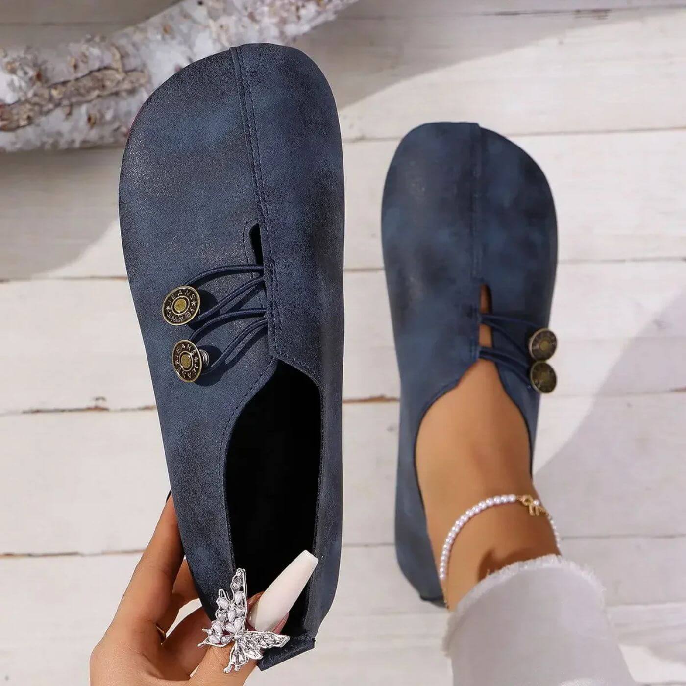 Women’s Slip-On Shoes – Ergonomic Fit – Breathable – Cushioned Flat Sole