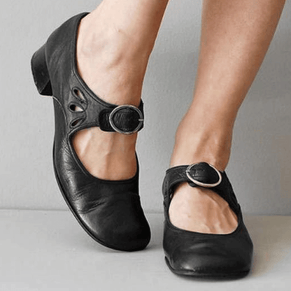 Women’s Closed-Toe Sandals – Low Heel – Adjustable Buckle – Cut-Out Detailing