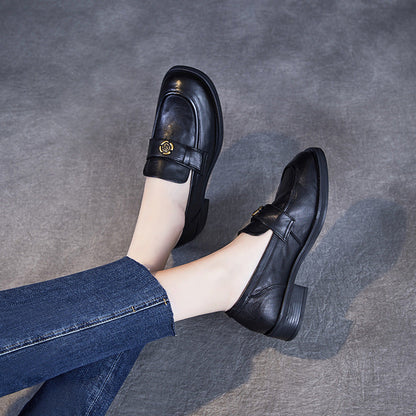 Women’s Loafers – Slim Fit – Leather – Low Heel – Camellia Detail – Moc Toe