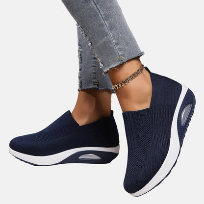 Women’s Slip-On Sneakers Ankle-Cut - Knitted Upper - Cushioned Sole