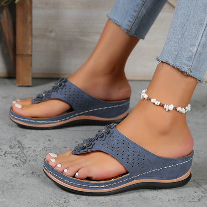 Women’s Flip-Flop Sandals – Floral Strap – Cushioned Insole – Casual Slip-On Style