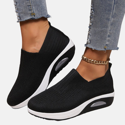 Women’s Slip-On Sneakers Ankle-Cut - Knitted Upper - Cushioned Sole