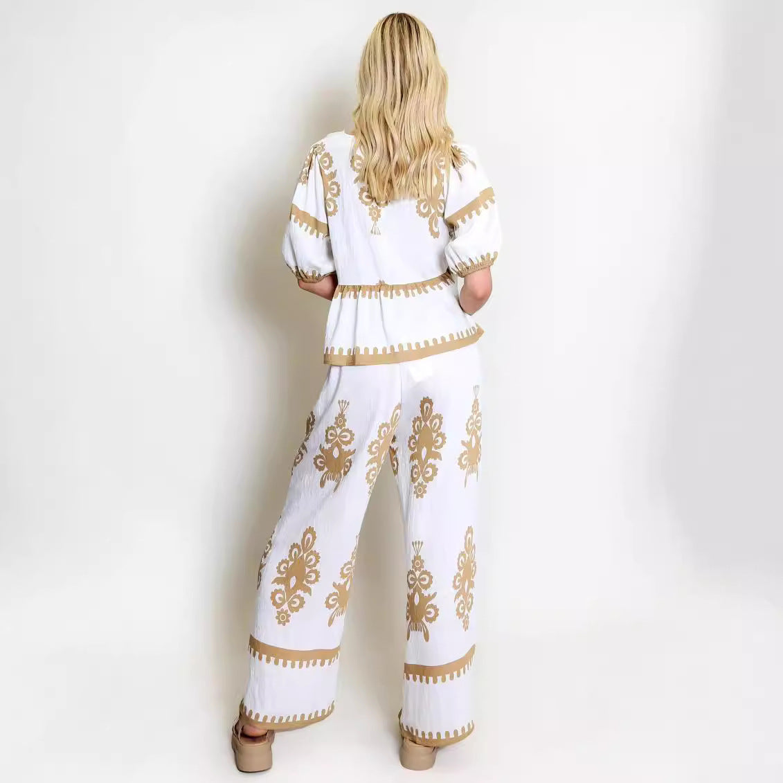 Women's Two-Piece Set – Lightweight Relaxed Fit Tie-Front Top – Wide-Leg Elastic Pants