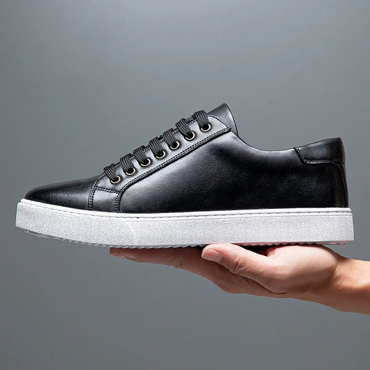 Men’s Low-Top Sneakers – Polished Finish – Lace-Up – Cushioned Sole – Comfortable Fit