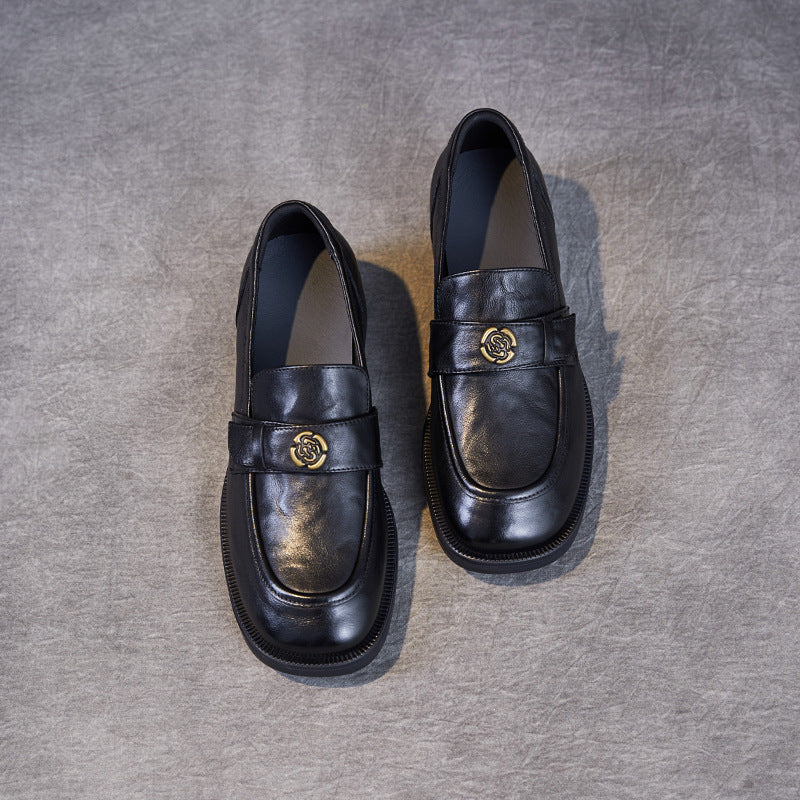 Women’s Loafers – Slim Fit – Leather – Low Heel – Camellia Detail – Moc Toe