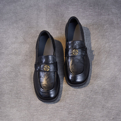 Women’s Loafers – Slim Fit – Leather – Low Heel – Camellia Detail – Moc Toe