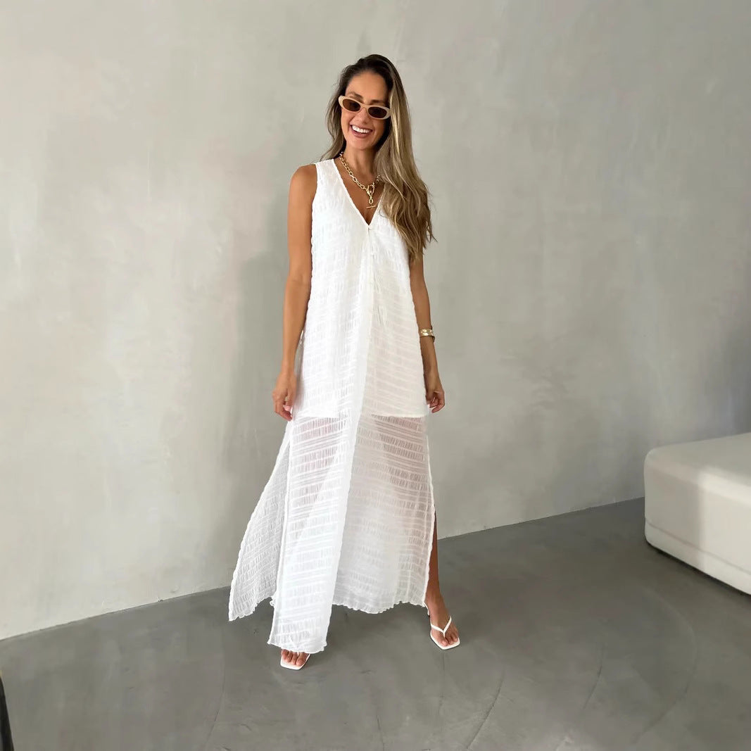 Women’s Long Dress – Sleeveless V-Neck – Flowy Fit – Lace Look with Front Slit