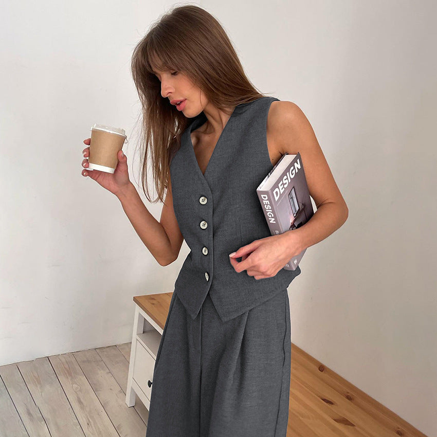 Women’s Suit Set – Tailored Fit – V-Neck Button Front – Waist-Length Formal Suit Style