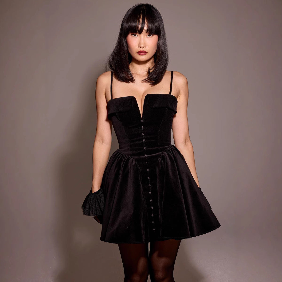 Women’s Mini Dress – Velvet – A-Line Fit – V-Neck – Decorative Buttons – Thin Straps