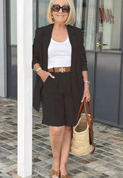 Women’s Blazer and Shorts Set - Fine Weave - Tailored Fit - Elegant Button Detail