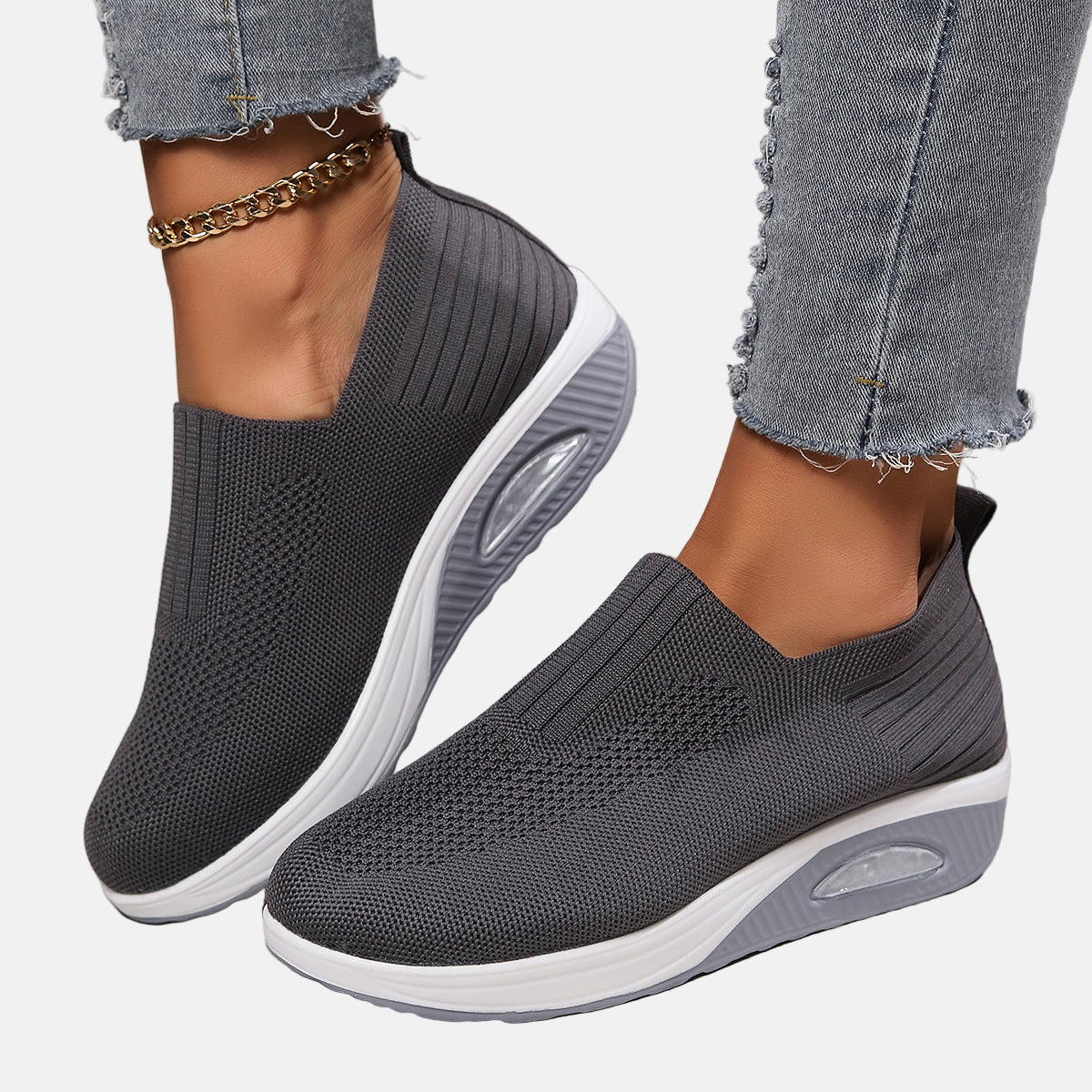 Women’s Slip-On Sneakers Ankle-Cut - Knitted Upper - Cushioned Sole