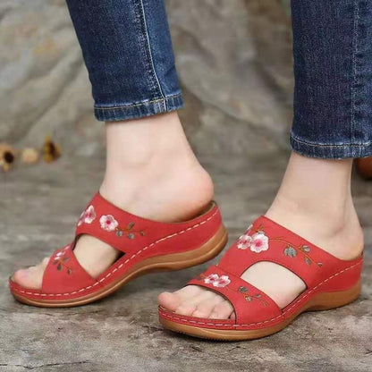 Women’s Slide Sandals – Wedge Platform – Embroidered Straps – Cushioned Footbed