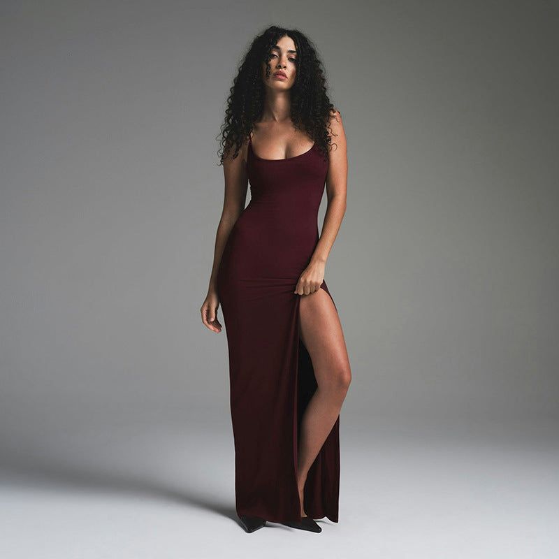 Women’s Maxi Dress – Slim Fit – Spaghetti Straps – Scoop Neck – High Slit Backless