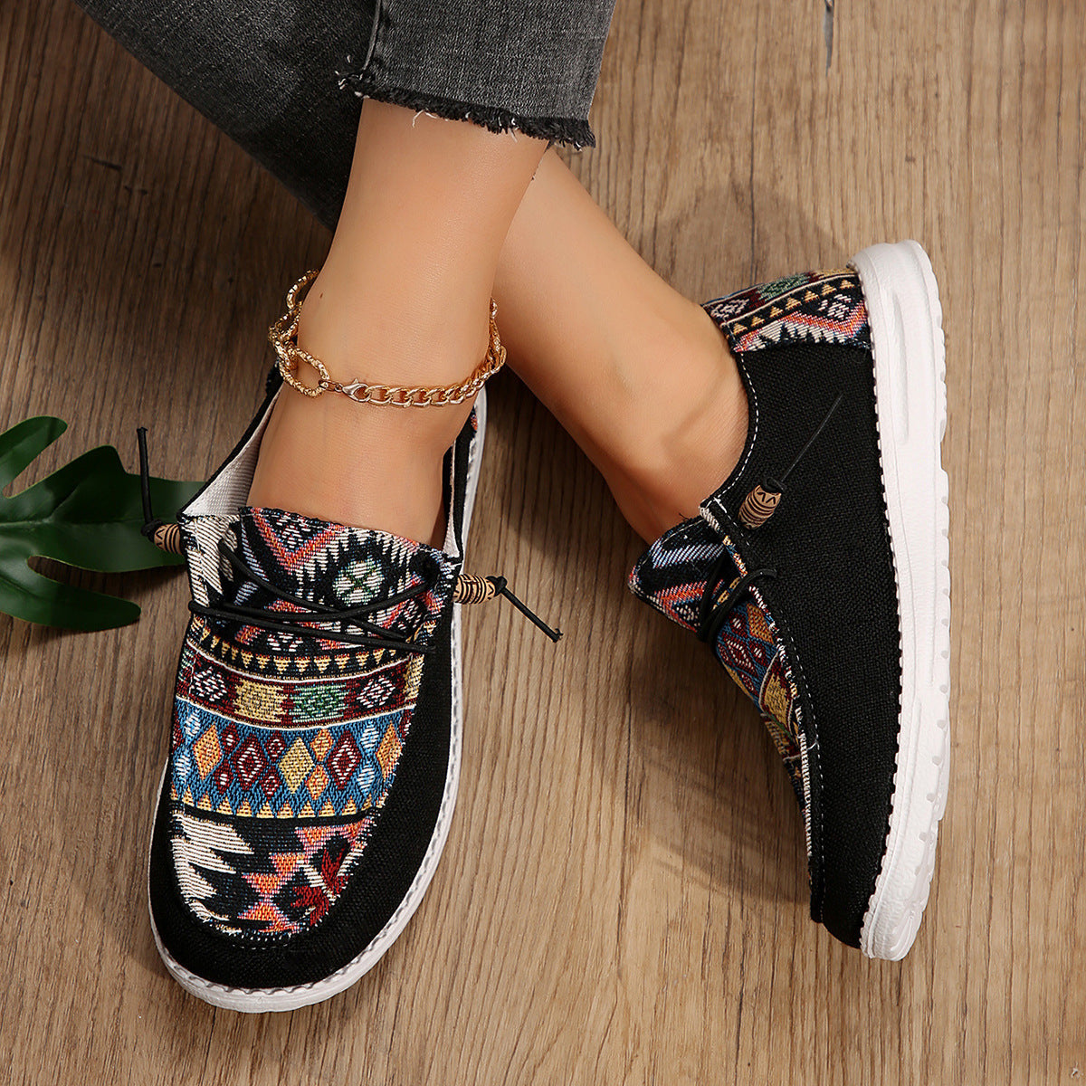 Women’s Slip-On Shoes – Woven Upper – Floral Tapestry – Casual Fit