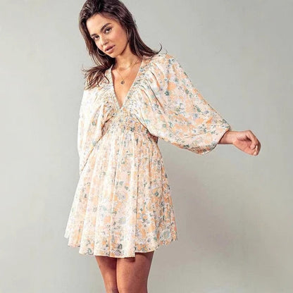 Women’s Mini Dress – Floral Print – A-Line Fit – V-Neck – Ruching Waist – Bell Sleeve