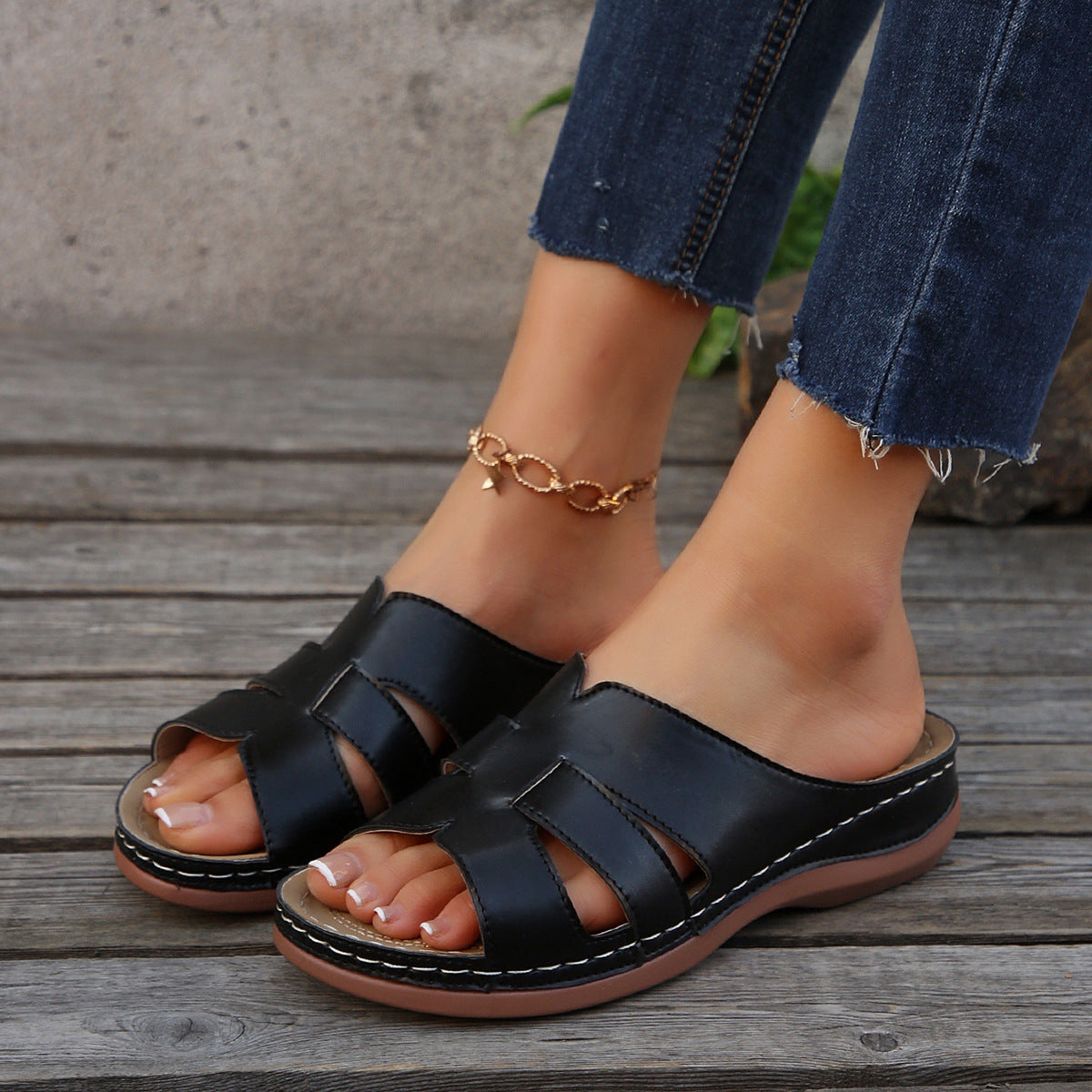 Women’s Wedge Slide Sandals – Open Toe – Cut-Out Design – Casual Everyday Comfort