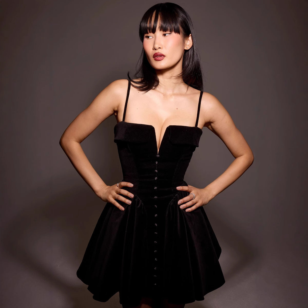 Women’s Mini Dress – Velvet – A-Line Fit – V-Neck – Decorative Buttons – Thin Straps