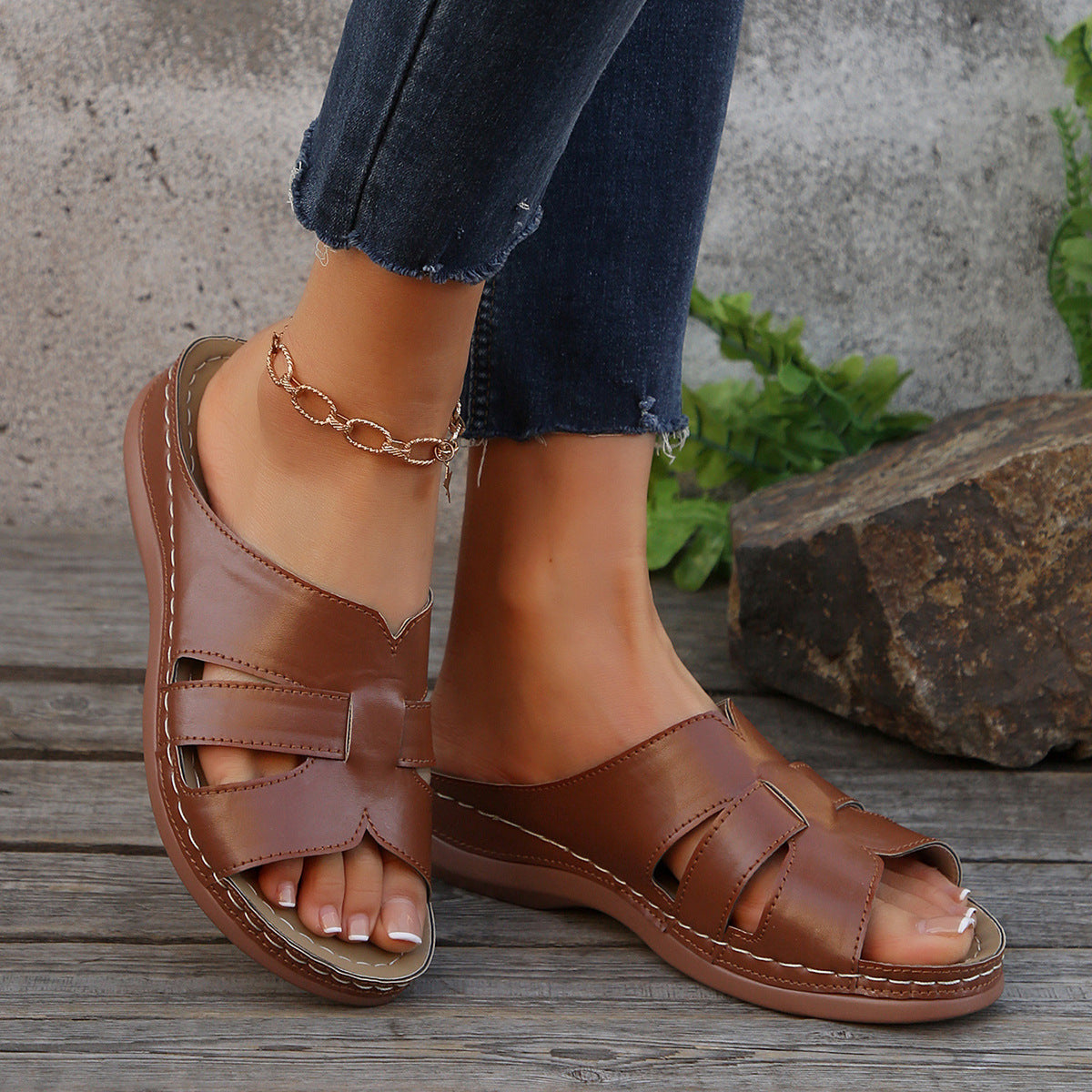 Women’s Wedge Slide Sandals – Open Toe – Cut-Out Design – Casual Everyday Comfort