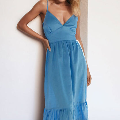 Women’s Midi Dress – Fitted Bodice – V-Neck – A-Line – Tiered Hem – Spaghetti Straps