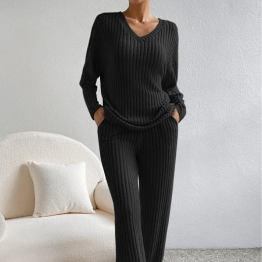 Women’s Knit Set – Ribbed V-Neck Top – Relaxed Fit – Straight-Leg Stretch Pants