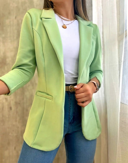 Women’s Suit Jacket – Tailored Fit – Long Sleeve – Notched Lapel – Hip Length Structured