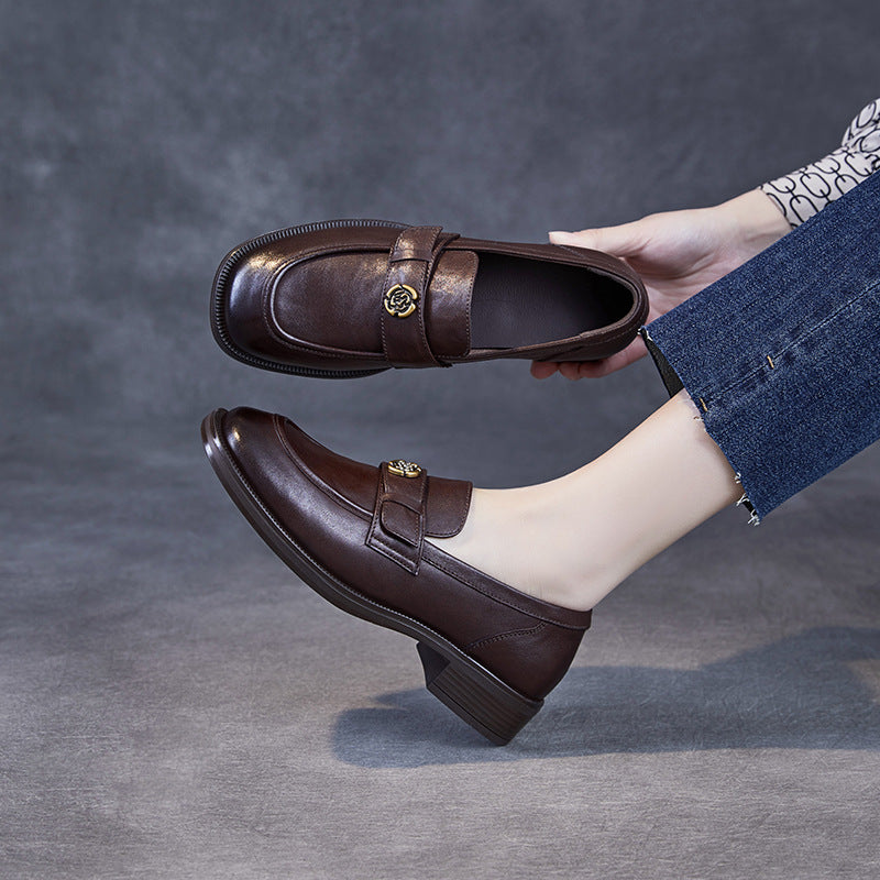 Women’s Loafers – Slim Fit – Leather – Low Heel – Camellia Detail – Moc Toe