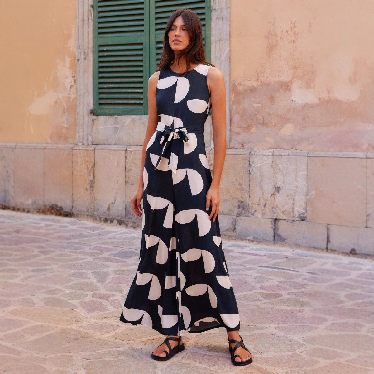 Women’s Jumpsuit – Sleeveless – Wide Leg – Waist Tie – Abstract Print – Full Length