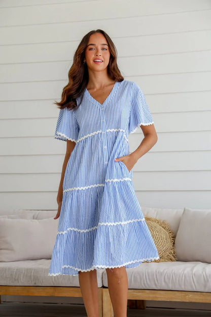 Women’s Midi Dress – V-Neck – Loose Fit – Tiered with Lace Trim – Short Sleeve Cotton