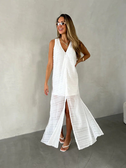 Women’s Long Dress – Sleeveless V-Neck – Flowy Fit – Lace Look with Front Slit