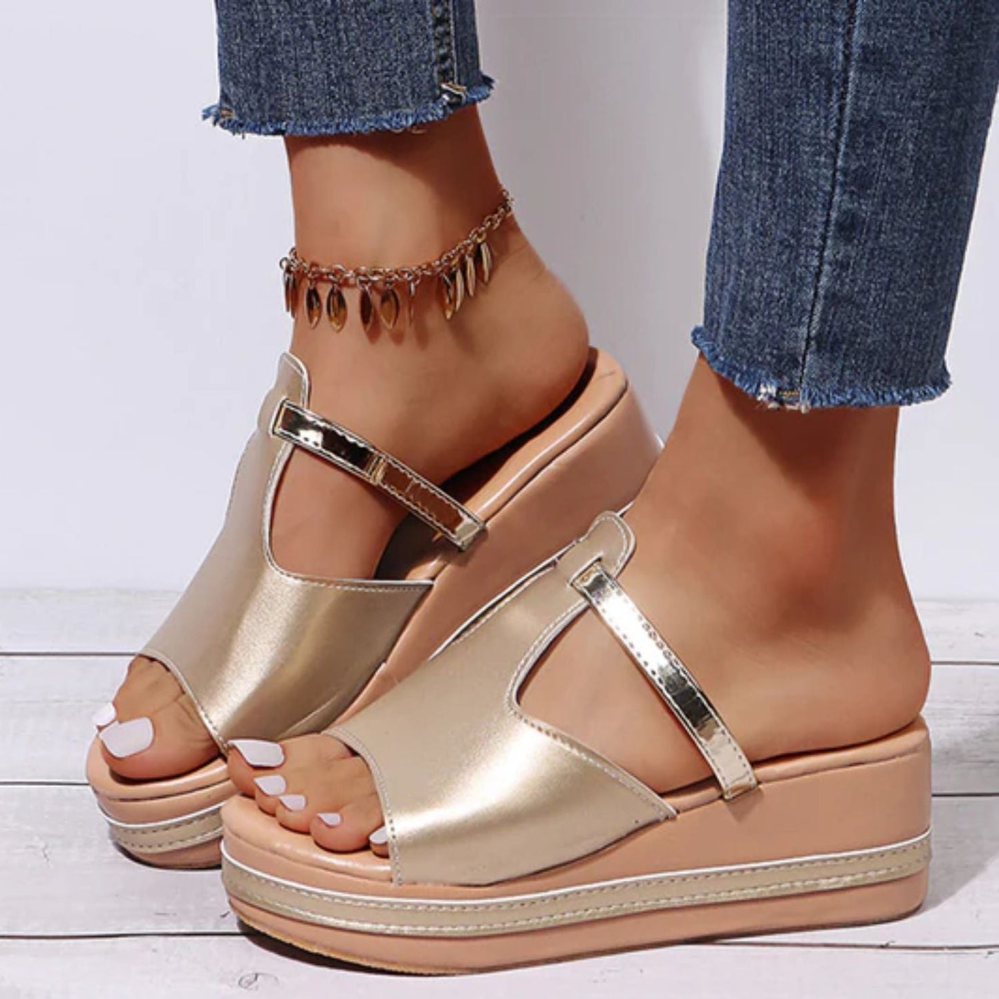 Women’s Wedge Sandals – Open Toe – Slip-On – Soft Upper – Platform Heel – Casual Style