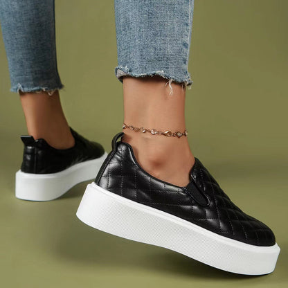 Women’s Slip-On Sneakers – Quilted Upper – Elastic Sides – Platform Sole Comfort