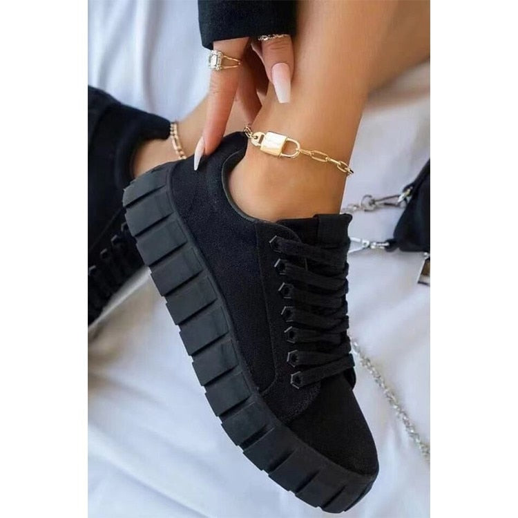 Women’s Sneakers – Platform Sole – Supportive Fit – Low Top Casual