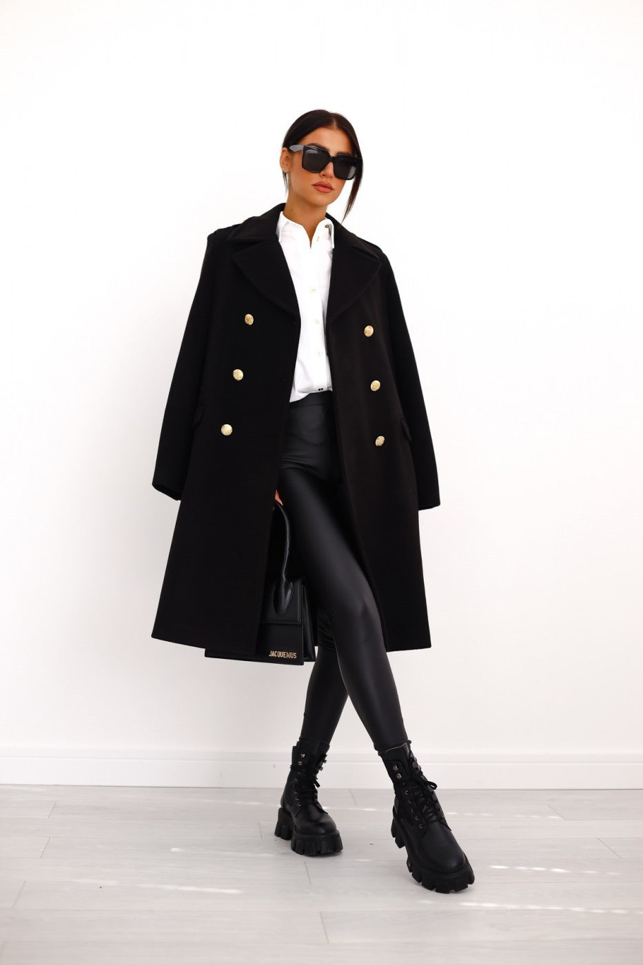 Women’s Wool Coat – Tailored Fit – Double Breasted – Full Length – Classic Lapel