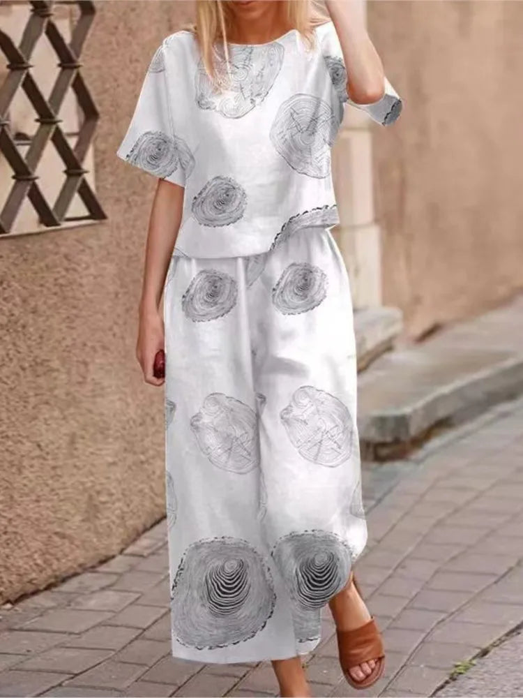 Women's Two-Piece Set - Short Sleeve Top - Crew Neck - Wide Leg Pants
